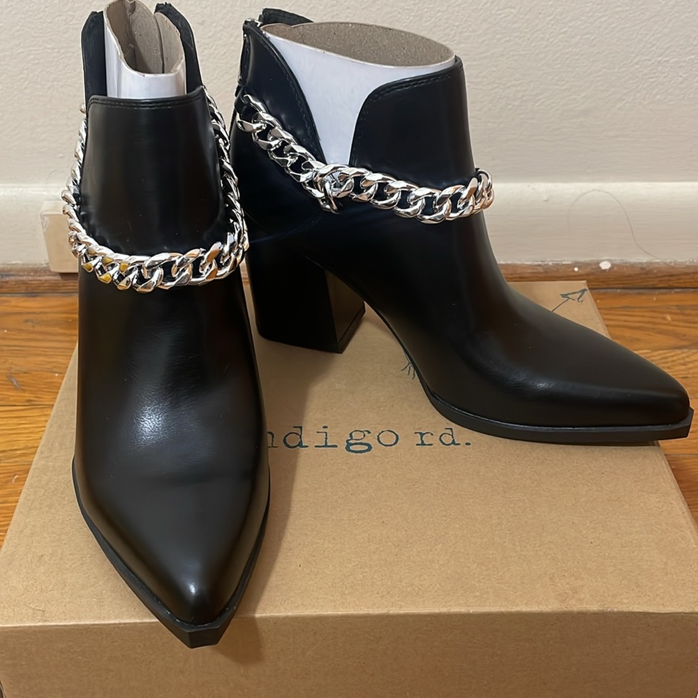 Black booties indigo rd 🖤